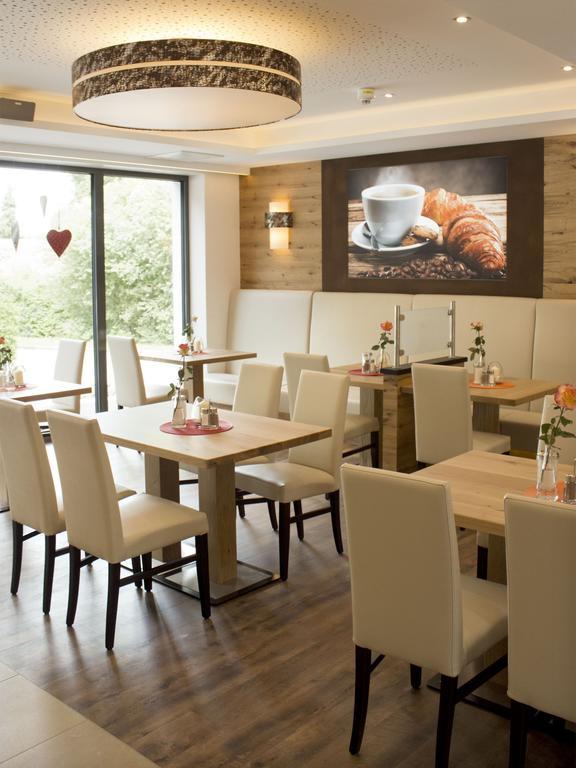 Alpenflair Hotel Бухлое Екстериор снимка
