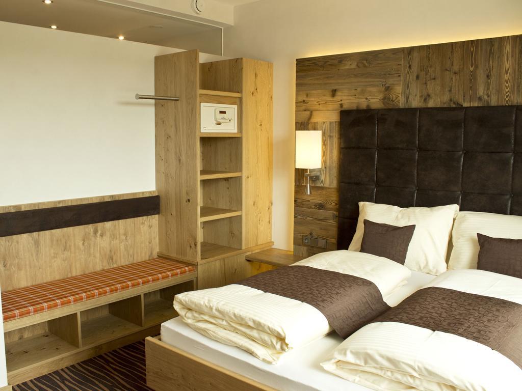 Alpenflair Hotel Бухлое Стая снимка