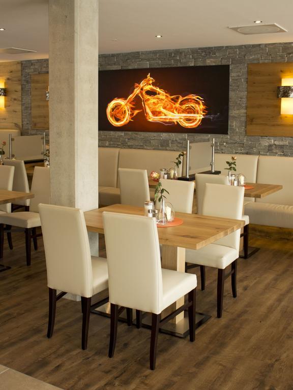 Alpenflair Hotel Бухлое Екстериор снимка